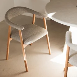 Stoelen|Ygo Armstoel COLETTE Monza Beige - Poot Eik