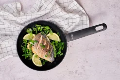 Potten & Pannen|Ygo Braadpan FULL BLACK Ø20 Alu Zwart