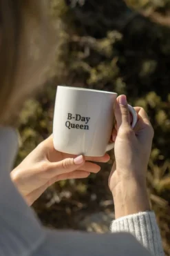 Servies|Ygo Mok B-Day Queen