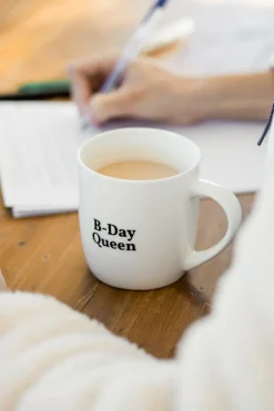 Servies|Ygo Mok B-Day Queen